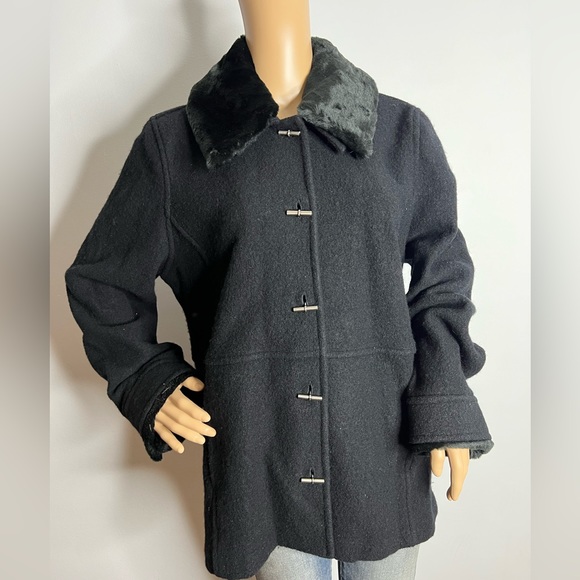 Women’s Real Clothes Jacket - Picture 1 of 5